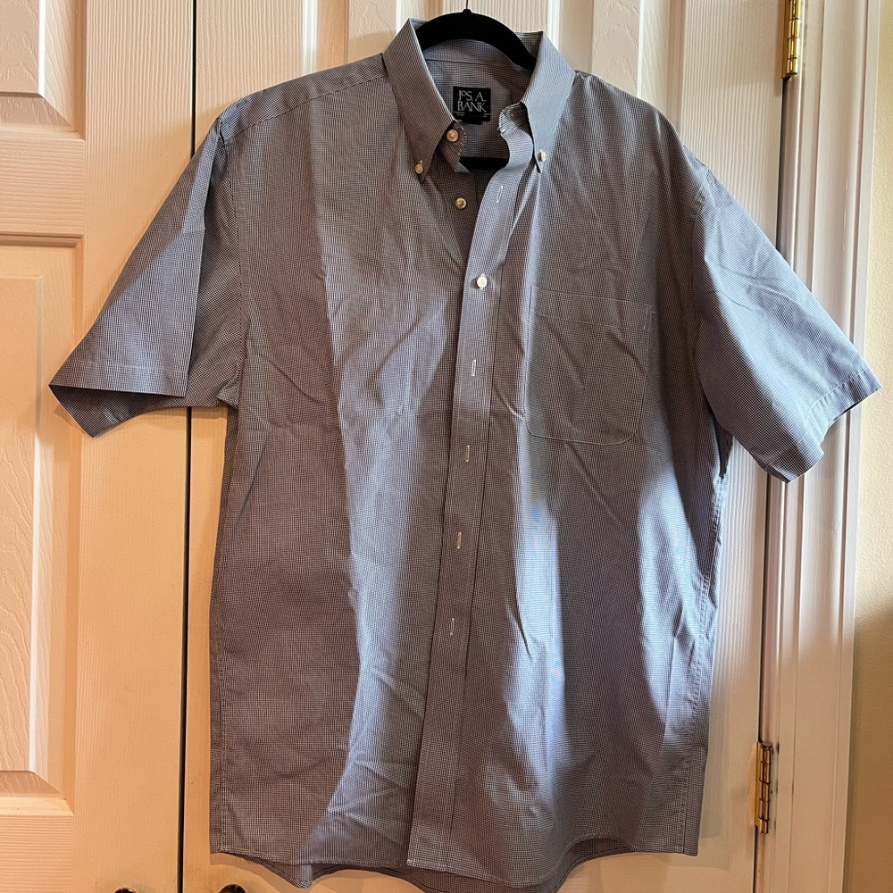 Men’s short sleeve button up shirt